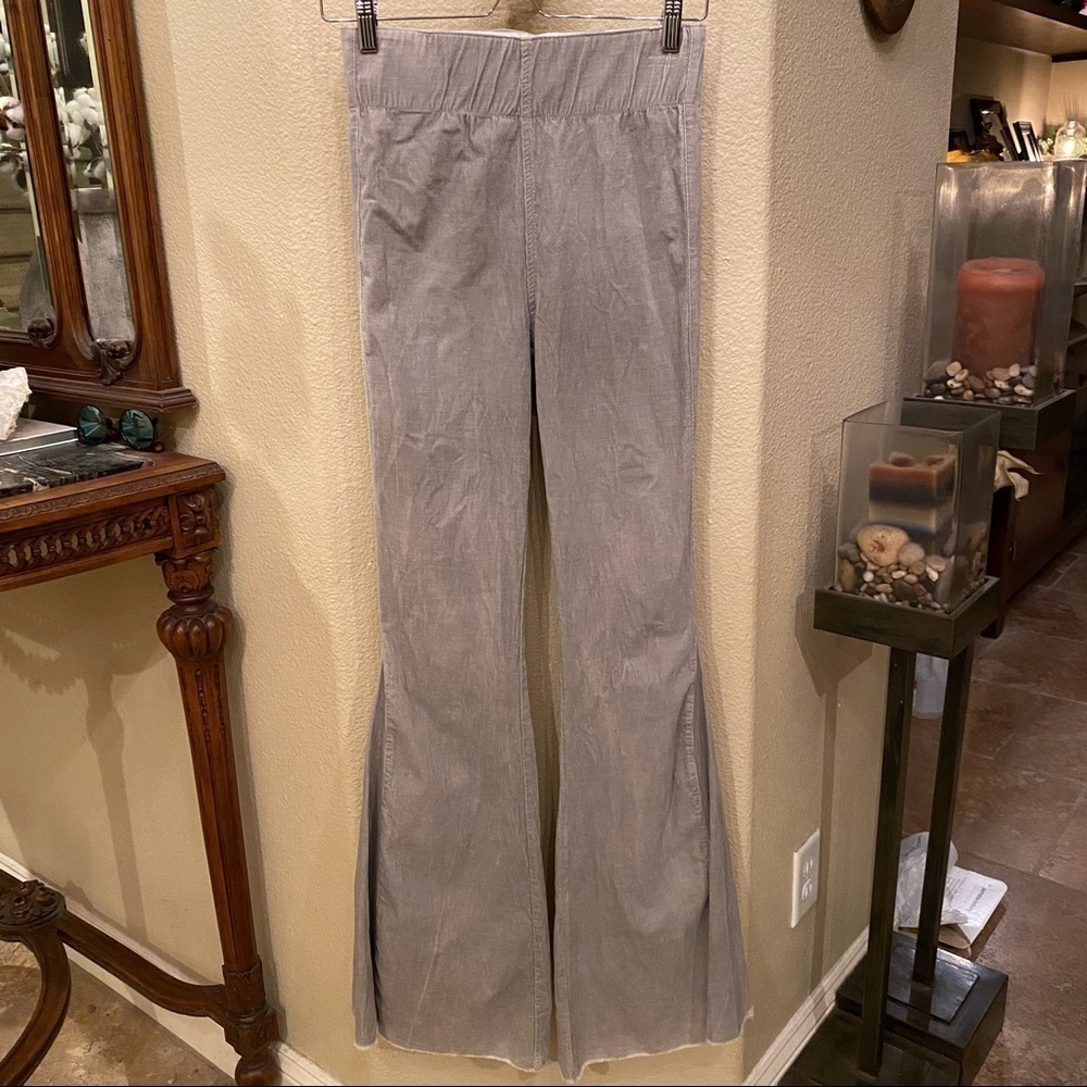 SKYLAR + MADISON Light Gray Super Flared Long Pants Size Large-Fit Small